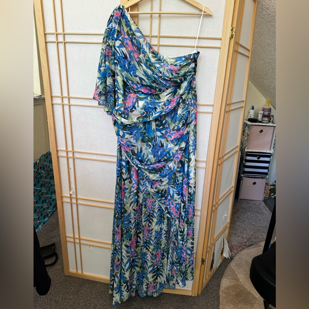 Beautiful one shoulder dress